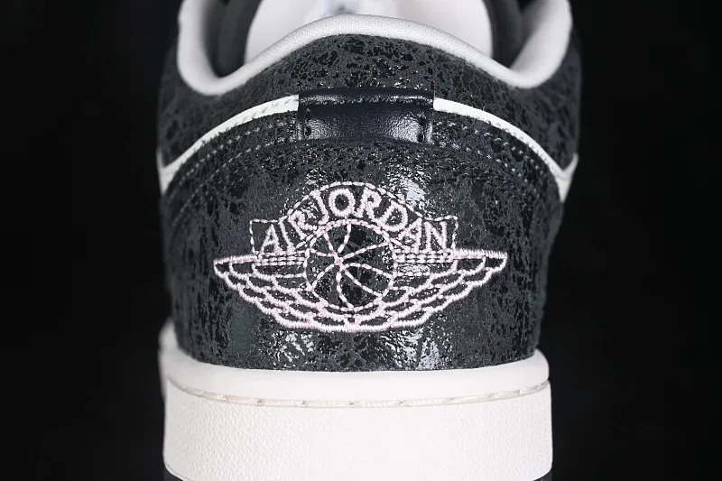 All categories Air Jordan Jordan series basketball shoes Air Jordan 1 Low G version pure original Air Jordan 1 Low AJ1 Joe 1 burst pattern black and white low-top retro culture basketball shoes II0595-001